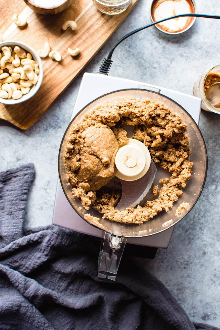 No Bake Cinnamon Roll Energy Bites