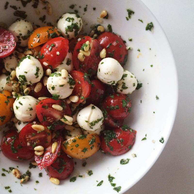 caprese salad with board dressing | www.nyssaskitchen.com