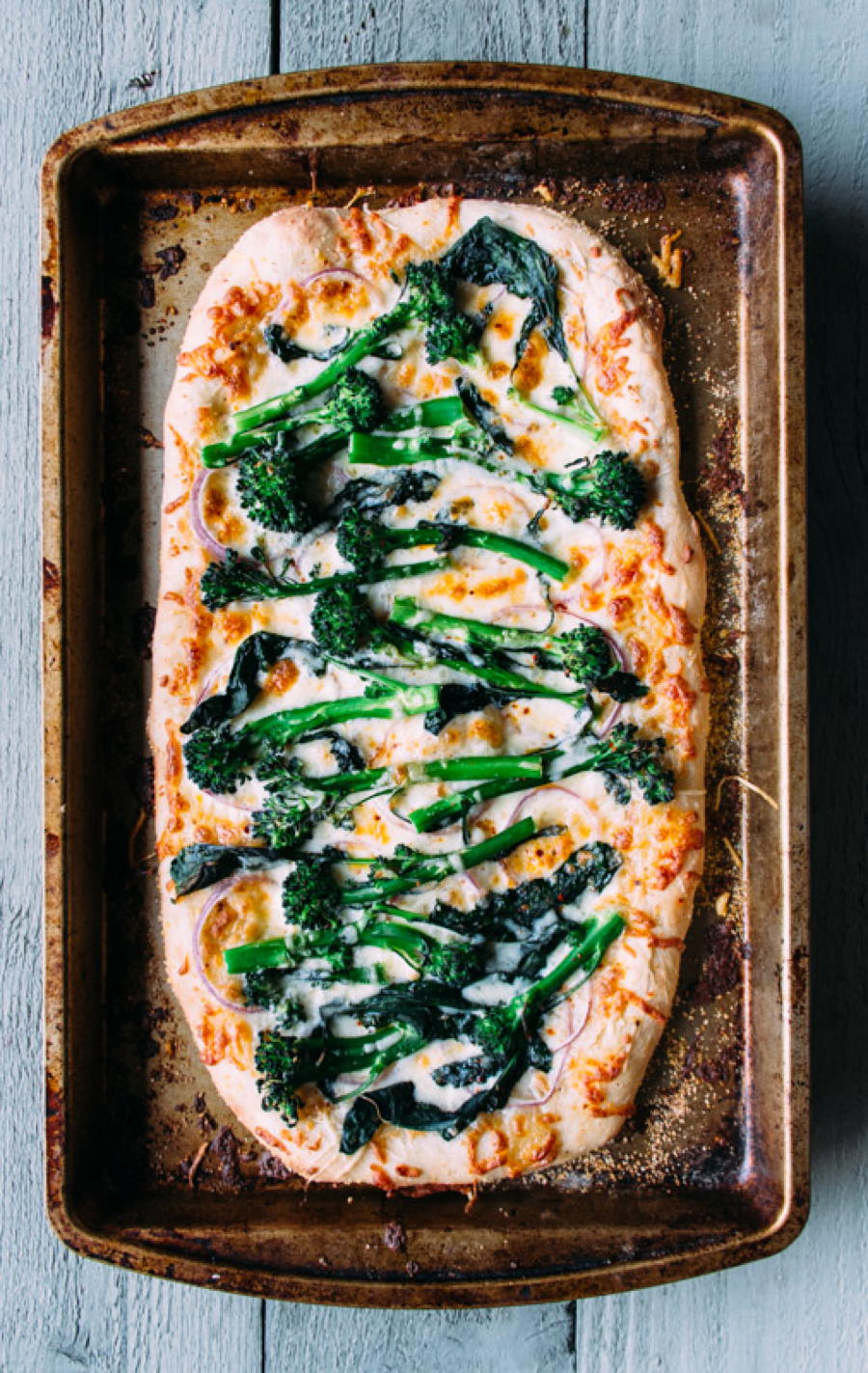 broccolini and red onion pizza | www.nyssaskitchen.com