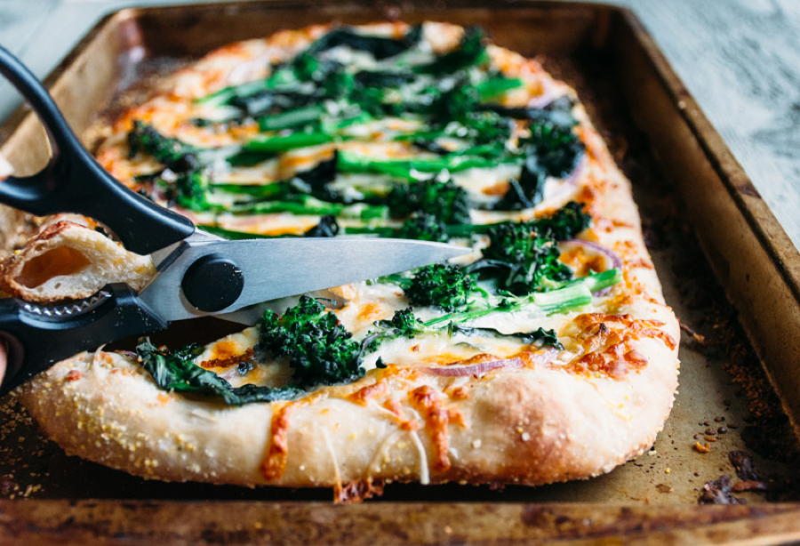 broccolini and red onion pizza | www.nyssaskitchen.com