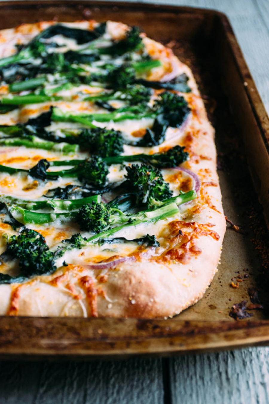 broccolini and red onion pizza | www.nyssaskitchen.com