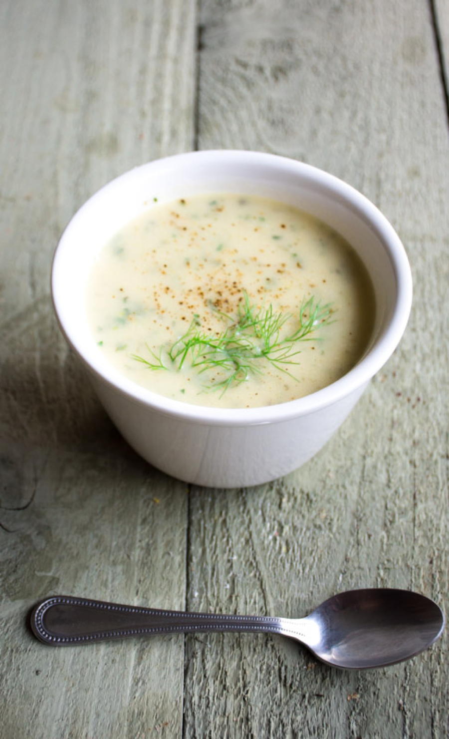 a quick and simple recipe for creamy potato soup with parsley, leeks and fennel. easy to make and a perfect way to warm up on a cold winter's night! | www.nyssaskitchen.com