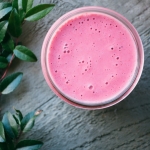 a delightful and simple smoothie recipe made with strawberries, raspberries, banana, plain yogurt and coconut water. healthy and pretty so you can share the LOVE! | www.nyssaskitchen.com