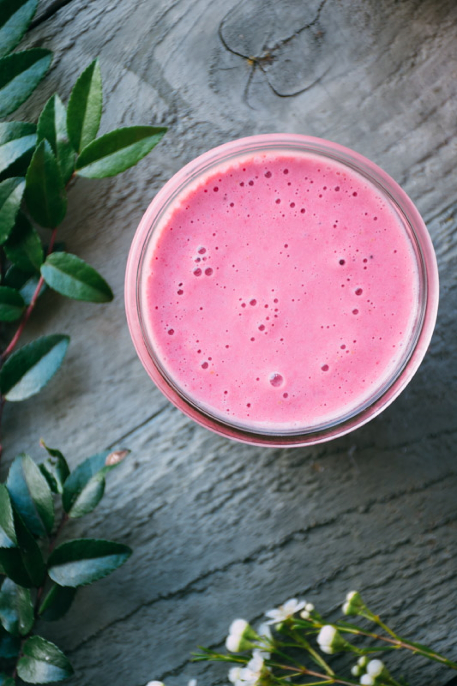 a delightful and simple smoothie recipe made with strawberries, raspberries, banana, plain yogurt and coconut water. healthy and pretty so you can share the LOVE! | www.nyssaskitchen.com