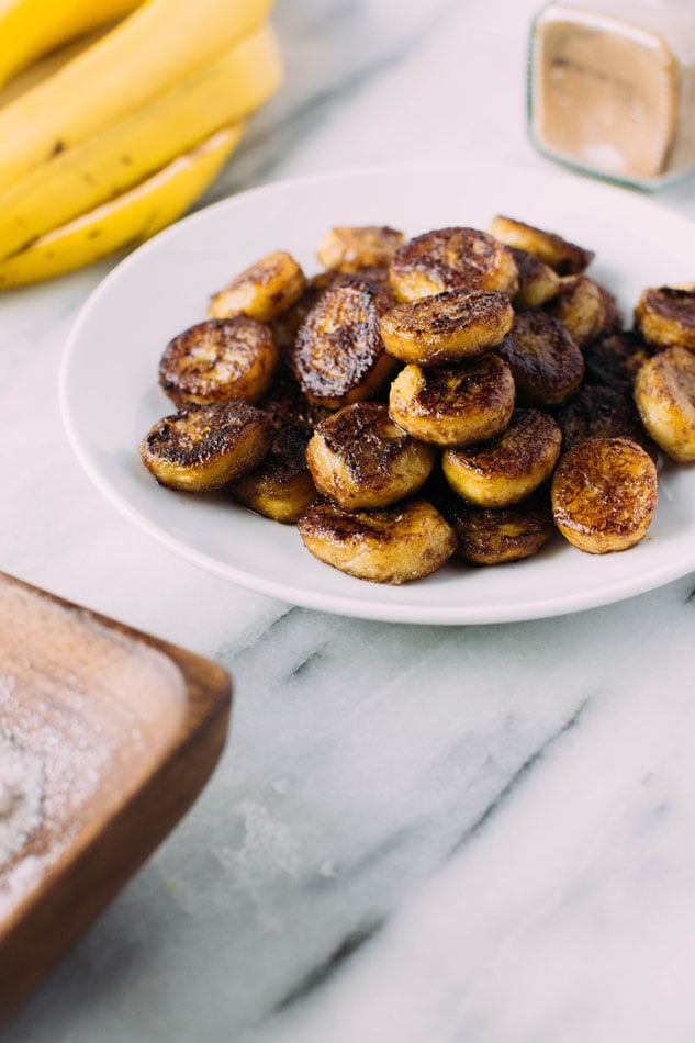 Paleo caramelized bananas are made with only 5 ingredients, no processed sugar and can be ready in less than 15 minutes! The ultimate sweet treat to enjoy on top of ice cream, yogurt, or all by their delicious selves.