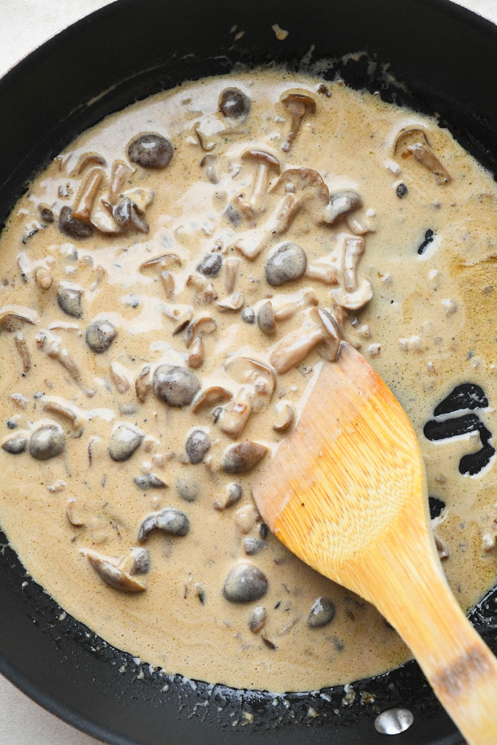 An example of how to use cashew cream in mushroom gravy.