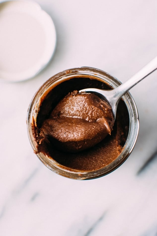 Rawmio chocolate hazelnut spread for salted mocha hazelnut tart. An incredibly decadent and satisfying vegan and paleo dessert! No bake, made with nutrient dense ingredients, and sprinkled with sea salt like every great chocolate dessert should be.