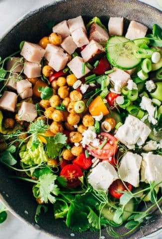 loaded-greek-salad-bowl-with-crispy-chickpeas-and-creamy-jalepeno-dressing