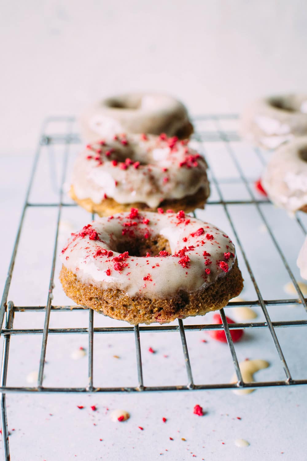 grain free raspberry donuts with a vanilla coconut glaze {paleo ...
