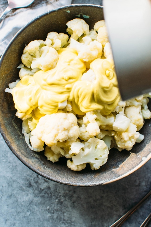 Easy dairy free cauliflower mac and cheese is the healthiest and most delicious way to satisfy your comfort food cravings without any regrets!