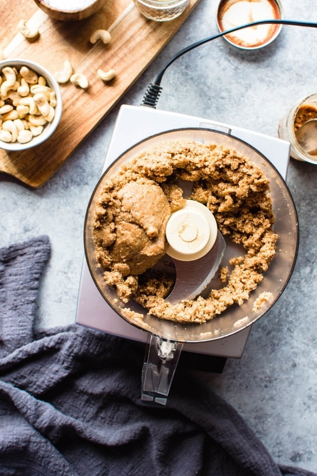 These No Bake Cinnamon Roll Energy bites are made with only 7 ingredients and are naturally sweetened with dates! A healthy yet indulgent treat, they are soft and chewy, full of healthy fats and protein, and totally reminiscent of the ultimate breakfast pastry - the cinnamon roll! Without any of the refined sugar/wheat/dairy. It's a real win/win. 