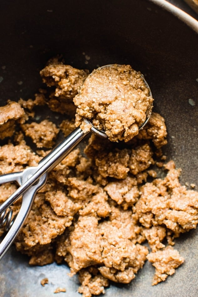 These No Bake Cinnamon Roll Energy bites are made with only 7 ingredients and are naturally sweetened with dates! A healthy yet indulgent treat, they are soft and chewy, full of healthy fats and protein, and totally reminiscent of the ultimate breakfast pastry - the cinnamon roll! Without any of the refined sugar/wheat/dairy. It's a real win/win. 