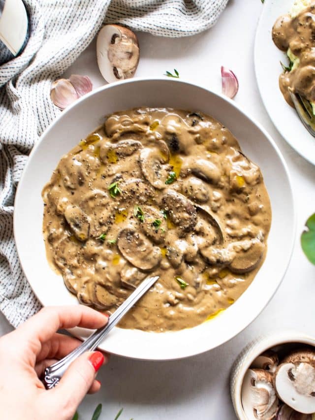 Easy Gluten Free and Vegan Mushroom Gravy Story nyssa's kitchen