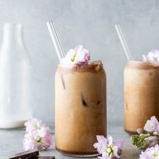 Dreamy Cacao Rose Latte {paleo + veganDreamy Cacao Rose Latte - Dairy Free!