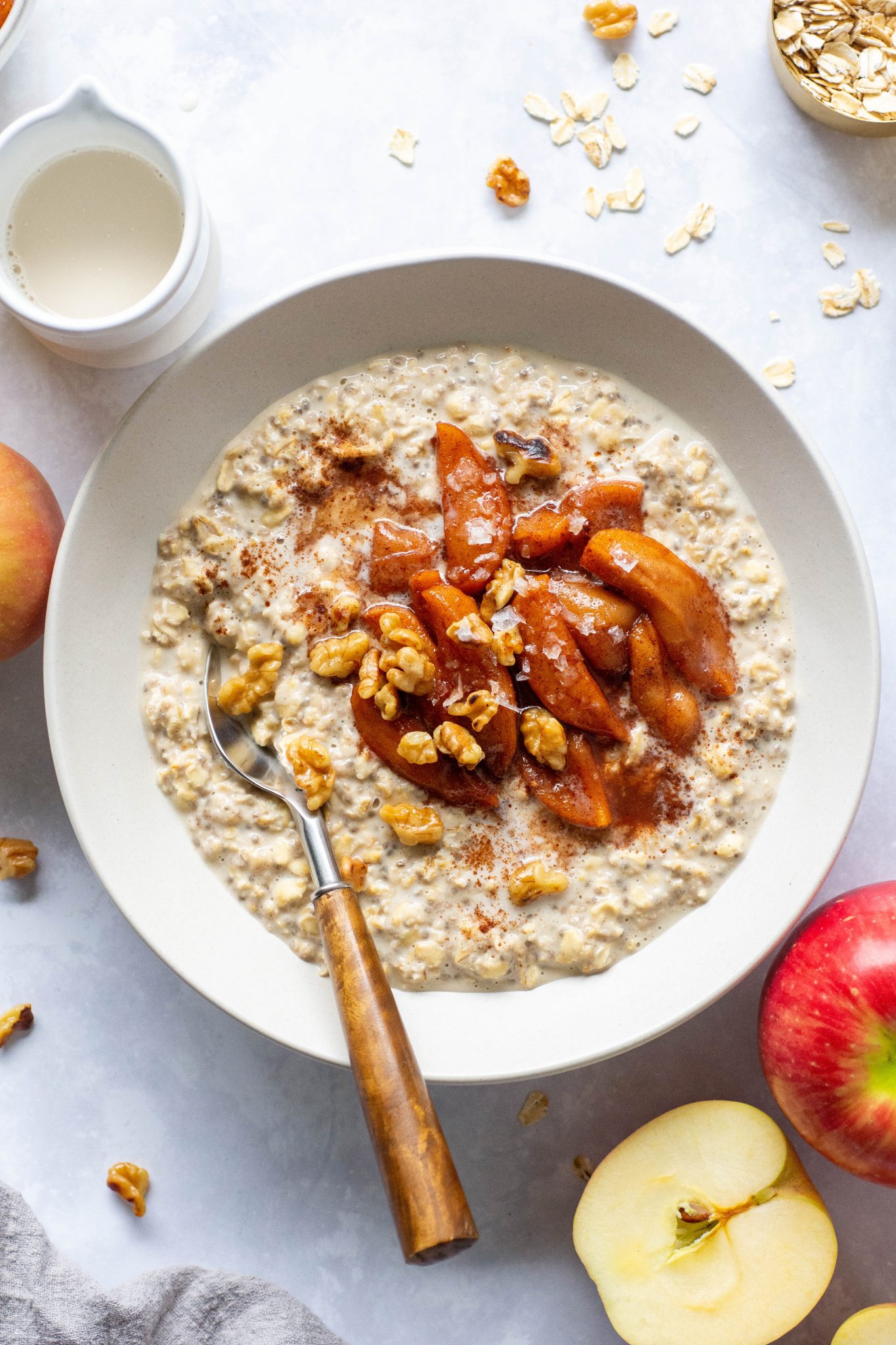 https://nyssaskitchen.com/wp-content/uploads/2019/10/Caramel-Apple-Overnight-Oats-13-of-29-1.jpg