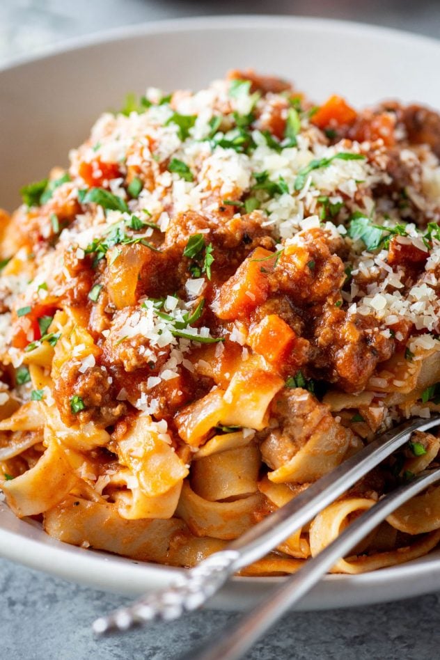 Easy Pumpkin Ragu Pasta Sauce (Made with Canned Pumpkin)