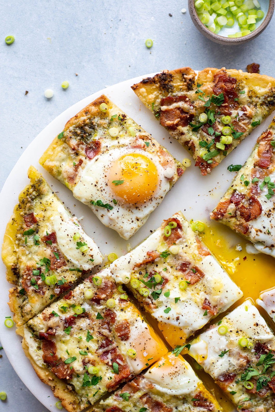 5 Ingredient Breakfast Pizza with Pesto and Bacon {gluten free} - nyssa ...
