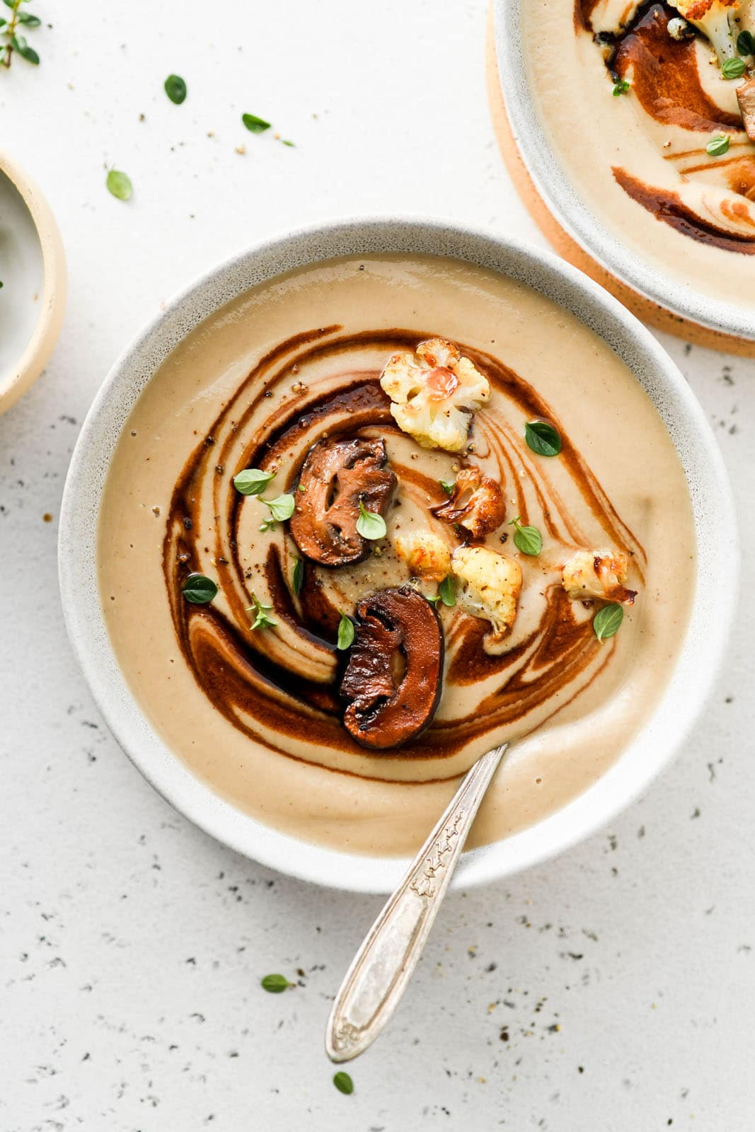 https://nyssaskitchen.com/wp-content/uploads/2020/10/Creamy-Roasted-Cauliflower-and-Mushroom-Soup-10.jpg