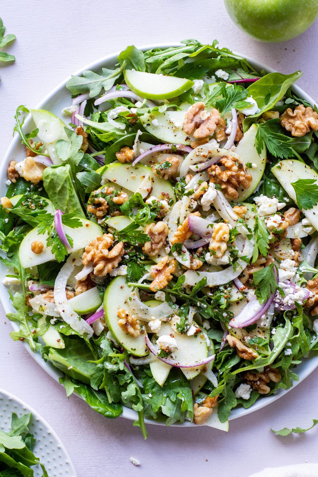 Mixed Green Salad with Walnuts