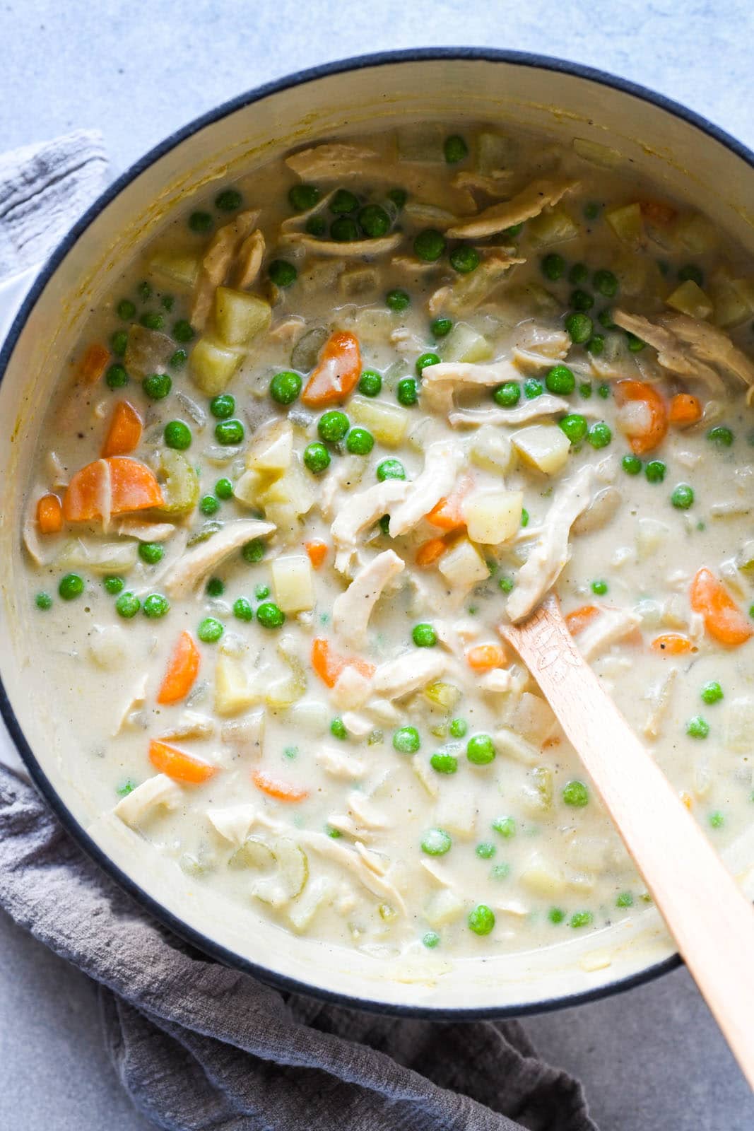 Healthy Whole30 Chicken Pot Pie Soup {whole30 + gluten free + vegan ...