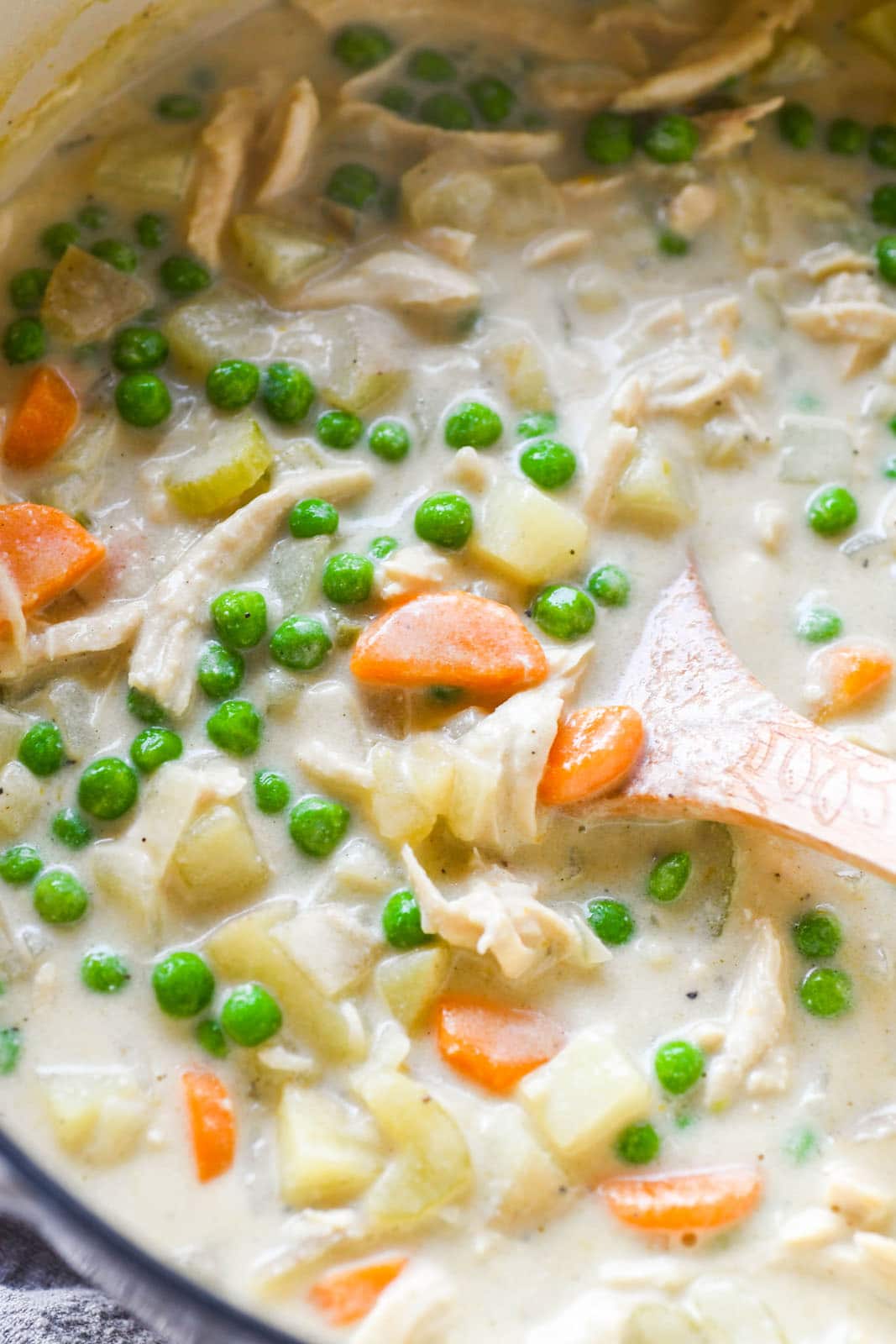 Healthy Whole30 Chicken Pot Pie Soup {whole30 + gluten free + vegan ...