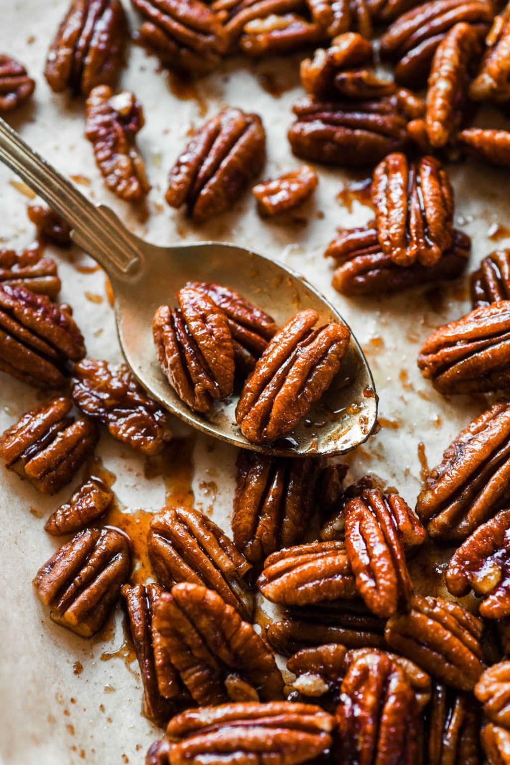 Easy Maple Syrup Candied Pecans {gluten free + paleo