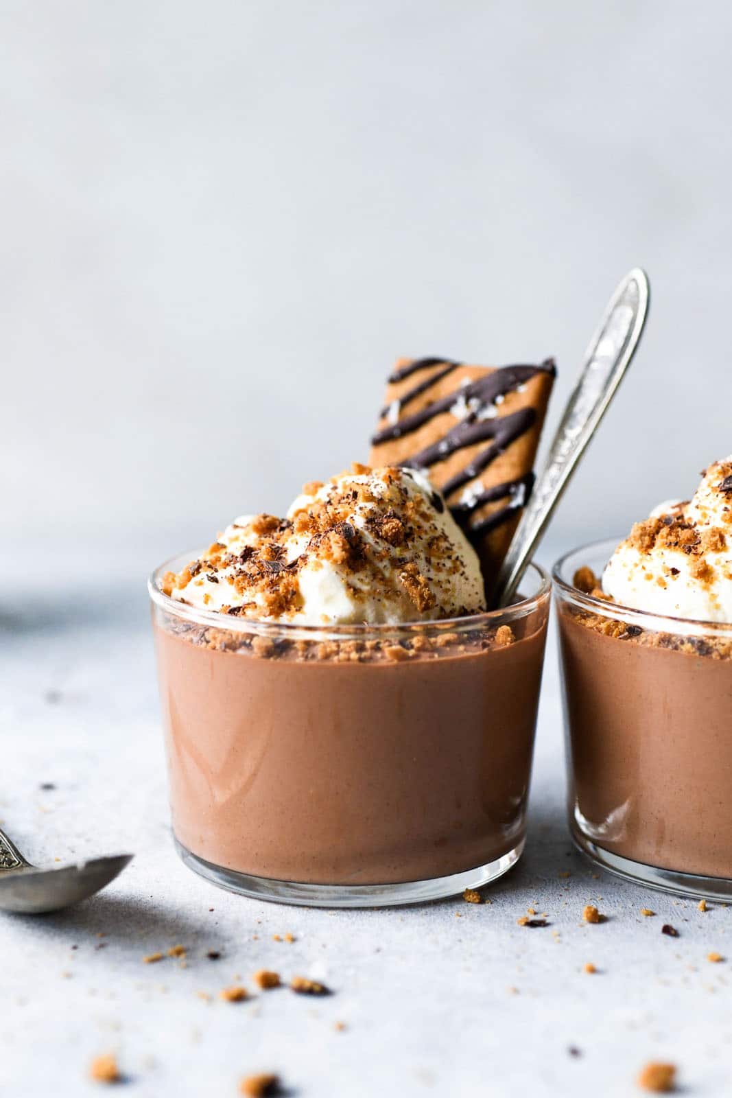 Vegan Chocolate Mousse with Chocolate Covered Graham Crackers {vegan ...