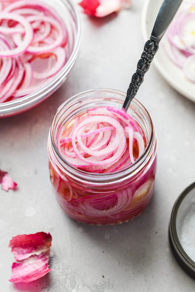 Quick Pickled Red Onions Without Sugar!