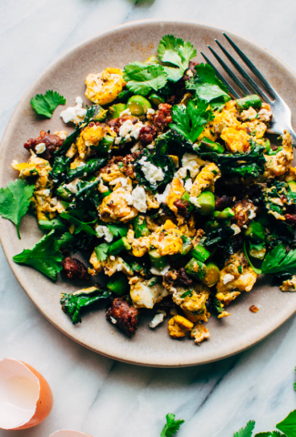 EASY CHORIZO AND ASPARAGUS SCRAMBLE {PALEO}-COVER IMAGE