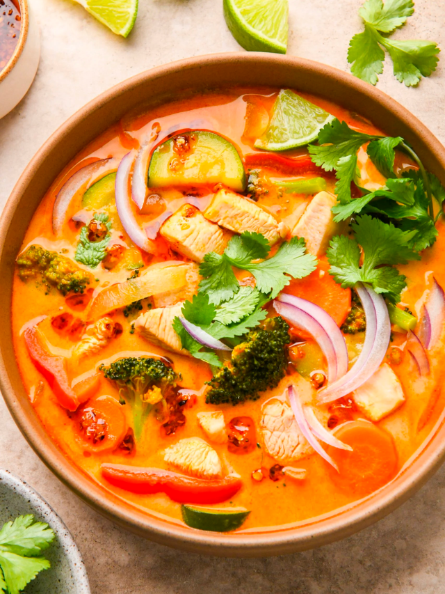 Thai Coconut Curry Chicken Soup {WHOLE30 + PALEO + GLUTEN FREE + VEGAN OPTION} Story nyssa's