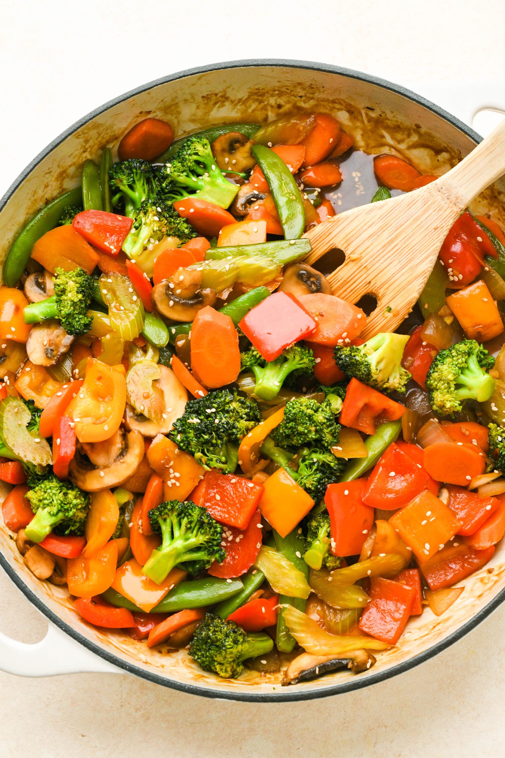 How to make easy veggie stir fry: Finished vegetable stir fry topped with sesame seeds.