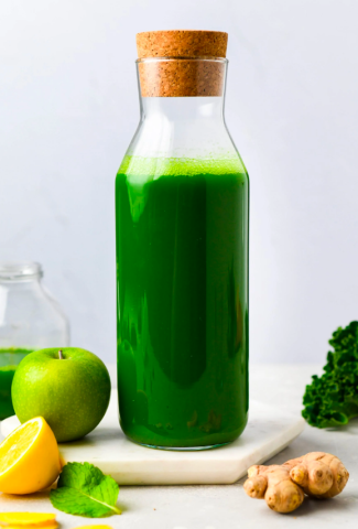 GREEN JUICE IN A BLENDER {VEGAN + GF}-Cover image