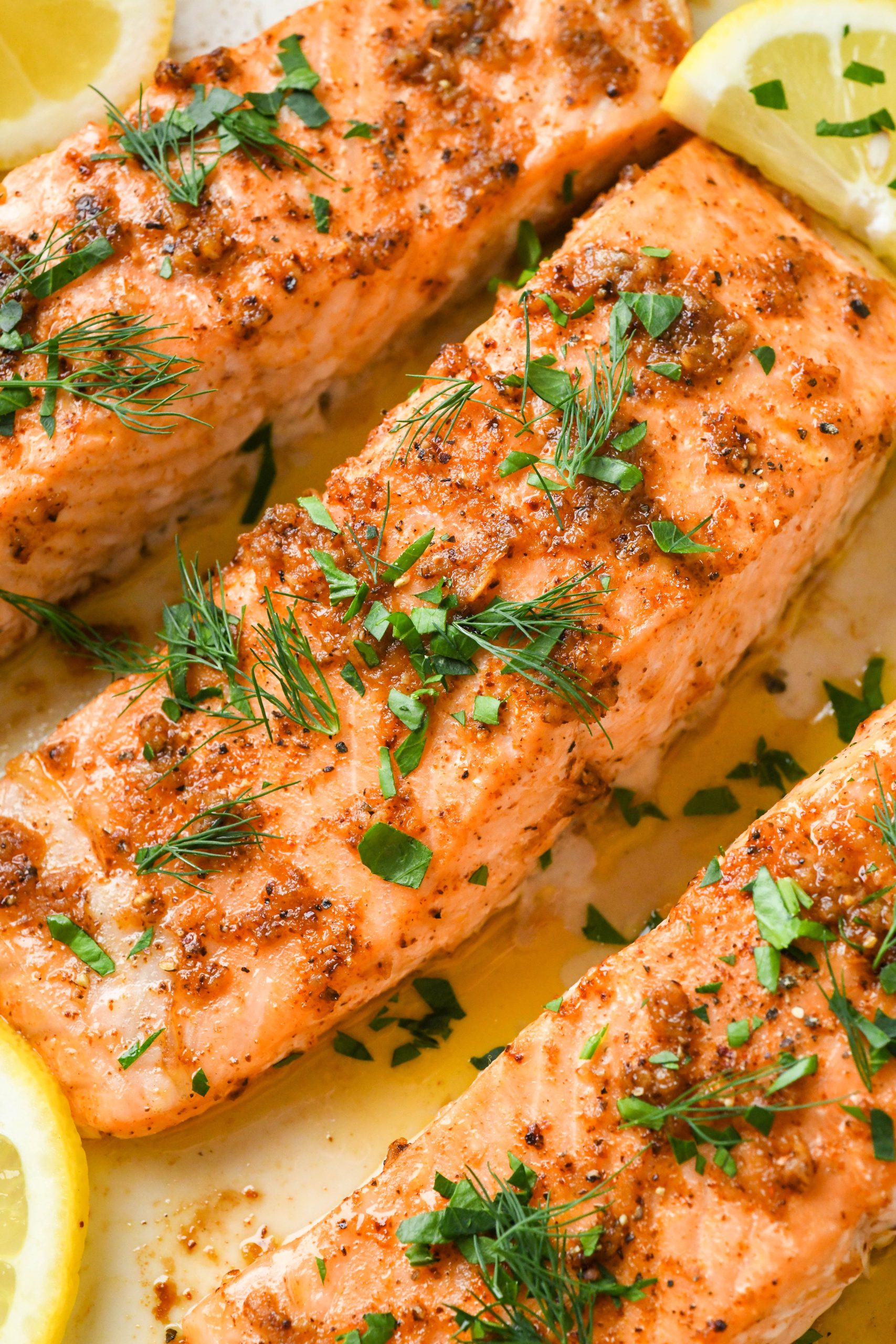 Lemon Garlic Baked Salmon - Ready in less than 30 minutes!