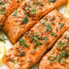 25-Minute Baked Salmon Filets with Lemon and Garlic
